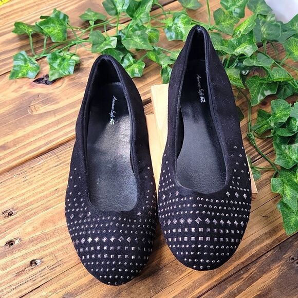 American Eagle. Black Slip On. Black with Studs. Size 6. - Picture 2 of 7